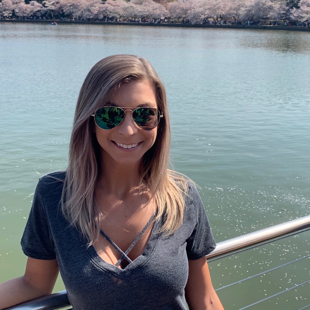 Meet your Posher, Annamaria